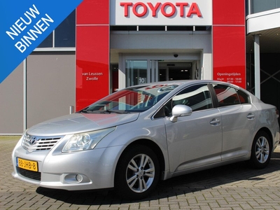 Toyota Avensis 1.6 VVTi Dynamic TREKHAAK 1400KG TREKGEW CLIMA LM-VELGEN EL-RAMEN/SPIEGELS LAGE KM-STAND 1E-EIG NL-AUTO ZEER MOOI