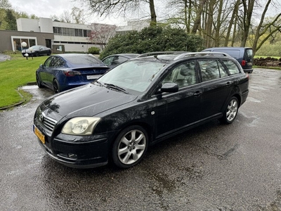 Toyota Avensis wagon 2.4 VVTi Executive (bj 2004)