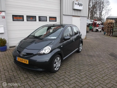 !!!!Toyota Aygo 1.0-12V + 5drs airco el ramen nwe apk!!!!