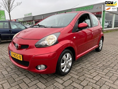 Toyota Aygo 1.0-12V Aspiration Red|5-DEURS|ALCANTARA/LEDER|