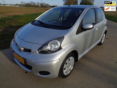 Toyota Aygo 1.0-12V Comfort Airco!Lage km stand met