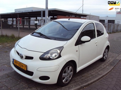 Toyota Aygo 1.0-12V Dynamic Navigator