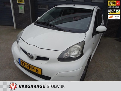 Toyota Aygo 1.0-12V Dynamic Navigator rijklaarprijs