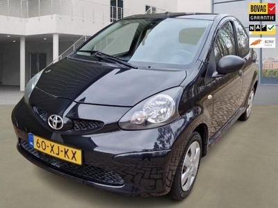 Toyota Aygo 1.0-12V met slechts 60.600 km NL-auto + NAP