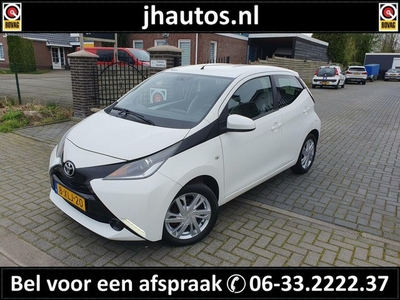 Toyota Aygo 1.0 VVT-i x-play 5-DRS/TOUCHSC/NAV/CAMERA/1E-EIG