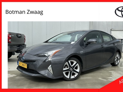 Toyota Prius 1.8 Hybrid Dynamic Automaat | Navigatie | Achteruitrijcamera | Keyless | Stoelverwarming | NL-Auto |