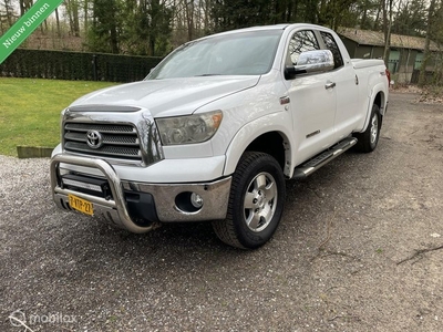 Toyota Tundra 5.7 V8 Double Cab