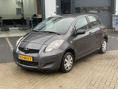 Toyota Yaris 1.0 VVTi Acces AIRCO ** SCHADE ** (bj 2010)