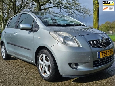 Toyota Yaris 1.3 VVTi Luna MMT Automaat 2e eigenaar dealer