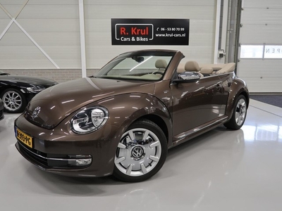 Volkswagen Beetle Cabriolet 1.2 TSI Design 70's Leer