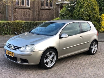 Volkswagen Golf 1.4 FSI Trendline 2004 Airco! Parrot! PDC!