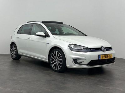 Volkswagen Golf 1.4 TSI GTE Panorama Leder Camera Trekhaak