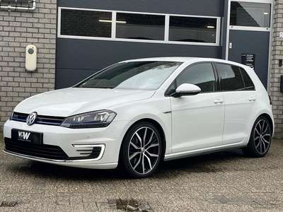 Volkswagen Golf 1.4 TSI GTE trekhaak PDC Camera