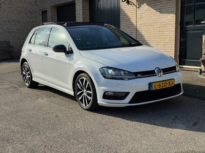 Volkswagen Golf 1.4 TSI Highline R-Line NAVI PANO XENON