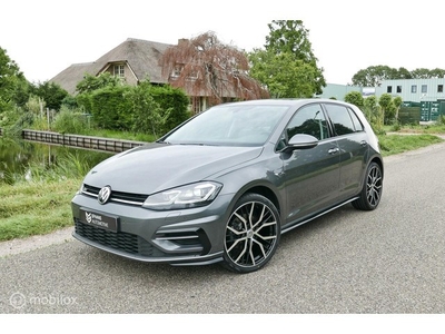 Volkswagen Golf 1.5 TSI DSG R-Line / Navi / LED / Cam / App