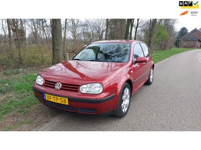 Volkswagen Golf 1.6