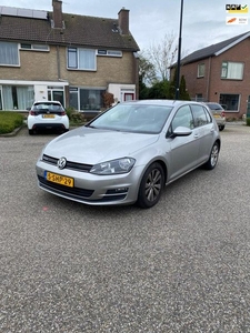 Volkswagen Golf 1.6 TDI Highline BlueMotion