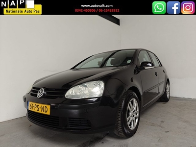 Volkswagen Golf 1.6 Trendline (bj 2004, automaat)