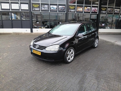 Volkswagen Golf 2.0 FSI Sportline