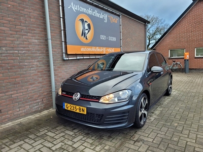 Volkswagen Golf 2.0 TSI GTI