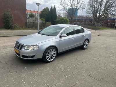 Volkswagen Passat 1.8 TFSI Comfortline Sedan ACC Cruise