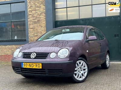 Volkswagen Polo 1.4-16V Comfortline Airco + Cruise