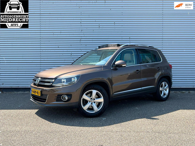 Volkswagen Tiguan 1.4 TSI R-Line Edition / Pano / Trekhaak / Leer / Dealer Onderhouden