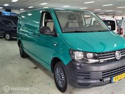 Volkswagen TRANSPORTER 2.0 TDI L2H1 airco navigatie