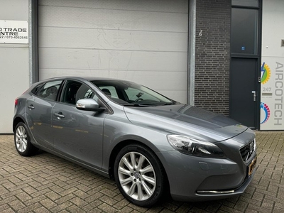 Volvo V40 1.5 T2 Summum [AUTStoelVWCruiseNaviPDC]