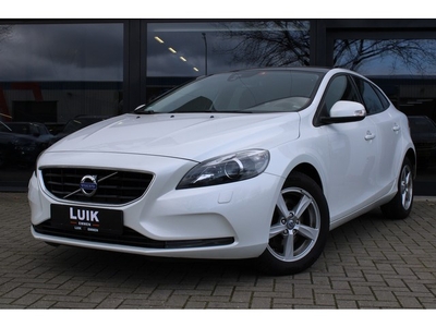 Volvo V40 1.6 T2 Momentum + PANO DAK + XENON + METALLIC +