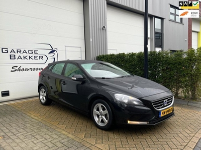 Volvo V40 2.0 D2 Momentum Business