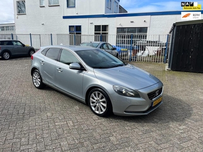 Volvo V40 2.0 D3 Momentum