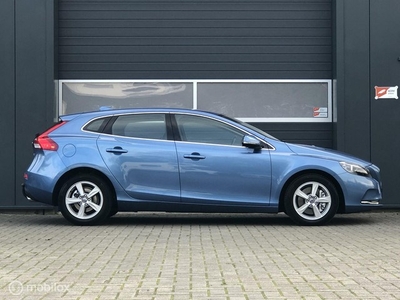 Volvo V40 2.0 D4 191PK Momentum POWER BLUE MET. zeer netjes