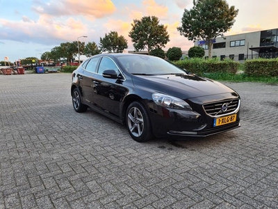 Volvo V40 2.0 D4 Momentum Business