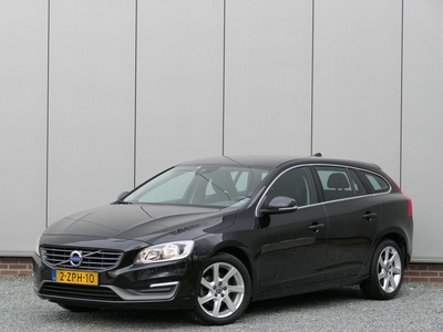 Volvo V60 1.6 T3 AUT Momentum Trekhaak / Bluetooth / Navi