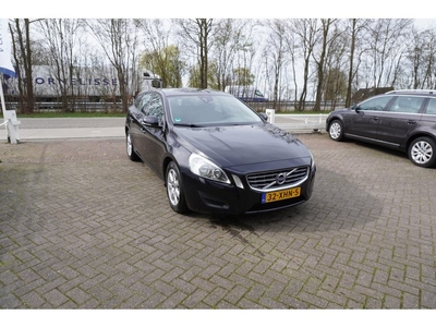 Volvo V60 1.6 T3 TREKHAAK CLIMA NAVI (bj 2012)