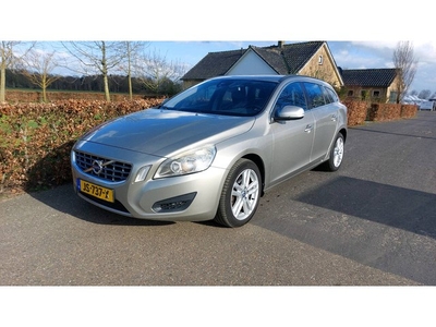 Volvo V60 2.0 D3 100 KW CLIMA/LEER BJ 2013 (bj 2013)