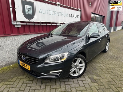 Volvo V60 2.4 D6 AWD Plug-In Hybrid Summum // Clima // PDC