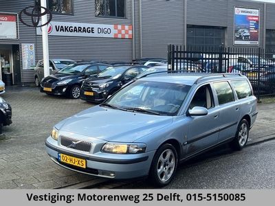 Volvo V70 2.4 COMFORTLINE Bestemd voor handelaren en