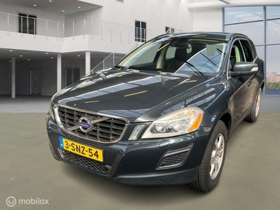 Volvo XC60 2.0 D4 Summum Volvo dealer geleverd en