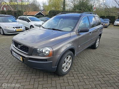 Volvo XC90 2.5 T Momentum 5p.young timer