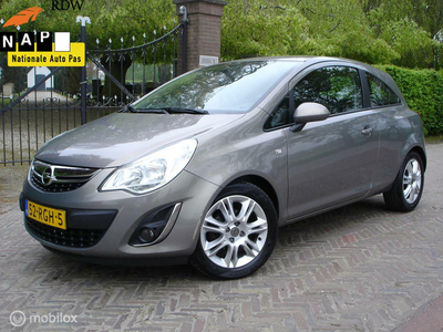 AUTOMAAT OPEL CORSA 1.2-16V COSMO Verkocht !