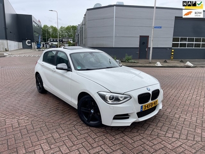 BMW 1-serie 114i Upgrade Edition SPORT 6 BAK DAK Xenos