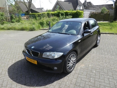 BMW 1-serie 118d Business Line air co schungrat bro bleem