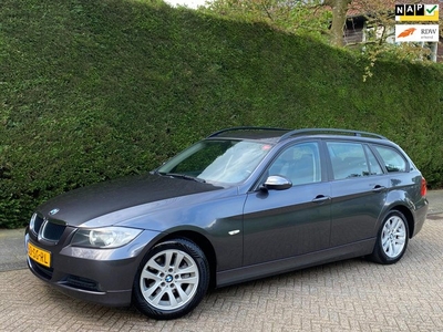 BMW 3-serie Touring 320i RIJDT GOED/CRUISE/LEER/APK 5-2025!!