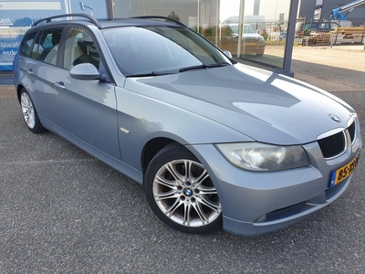 BMW 3ER REIHE-Touring-320d High Executive Cruise &