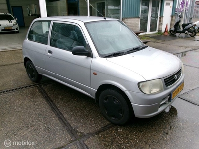 Daihatsu Cuore 1.0-12V DVVT STi 60.000km .