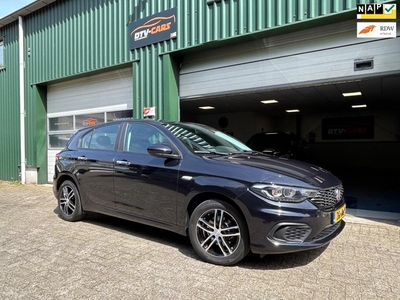 Fiat Tipo 1.4 16v Lounge Airco Navi