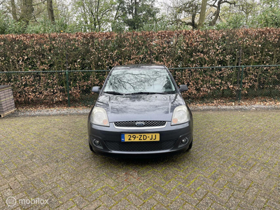 Ford Fiesta 1.3-8V Futura XL, airco, elek. ramen, park. sens.