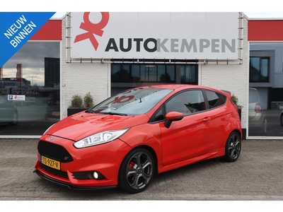 Ford Fiesta 1.6 ST2 RAKET OP WIELEN. ZELFS IK WORD BANG ALS